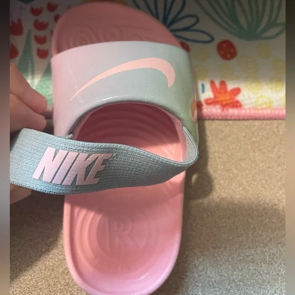 Toddler Nike Strap Sandals - Picture 4 of 5